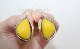 Handcrafted vintage jewellery with interestiing unrepetable designt and unique gemstones buy oline.