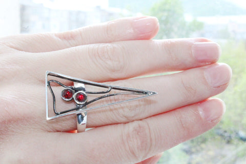 Silver 925 ring triangle with lab  red stones