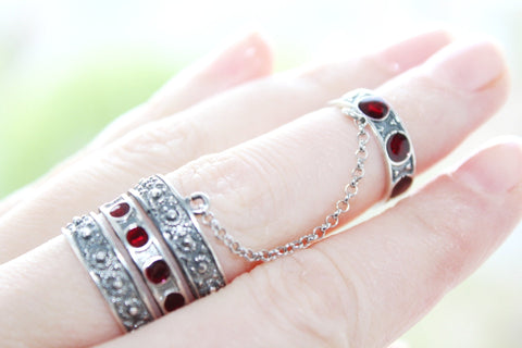 Double ring with chain SILVER 925 and enamel Red or black