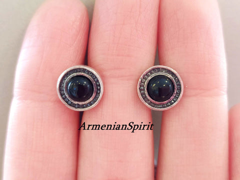 Stud Earrings round tiny silver 925 round with black onyx