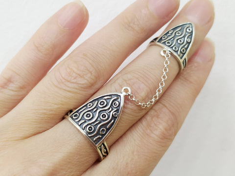 Double ring silver 925 full finger shield with a chain