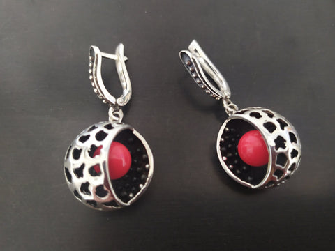 Small earrings silver 925 with round lab coral