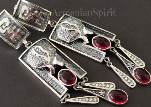 Earrings very long with pomegranate with red oval stone