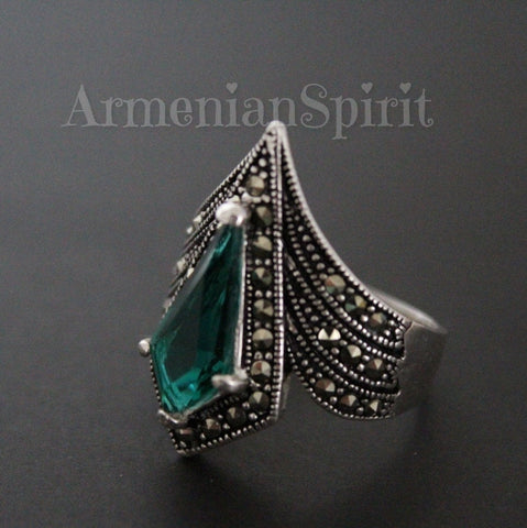 Silver 925 RING marcasite pointed rings for women Emerald green lab topaz
