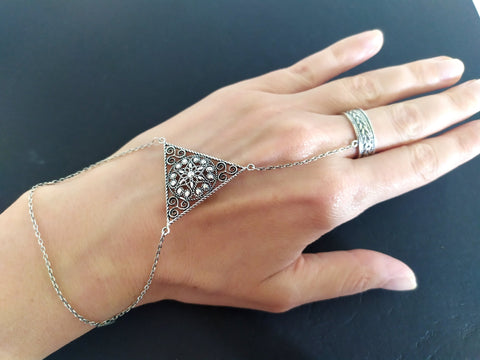 I’ve always loved traditional Armenian jewelry, and this store has it all — earrings, pendants, rings, and bracelets for men and women. Armenian Spirit jewelry store is the best Armenian sterling silver shop I’ve ever shopped at. Every item comes with a 925 stamp and feels special. I was thrilled to find them after Etsy closed down. This is now my favorite place for silver jewelry shopping.

