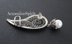 Single earring for left ear Stud with white pearl filigree