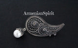 Single earring for left ear Stud with white pearl filigree