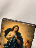 Premium double-lacquered wood panel art piece of Mary Untier of Knots in a warm golden aura. Gilded religious icon of Our Lady Undoer of Knots protected by durable clear lacquer coats.