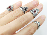 Discover the beauty and tradition of Armenian taraz with our handmade knuckle rings. Set in silver 925, our 5 or 10 piece set adds a touch of elegance to any outfit. Get yours today with free shipping from our Etsy shop.